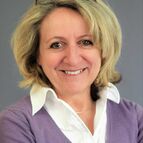 Portrait von Angela Winklhofer des HFH-Studienzentrum München