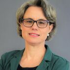 Portrait Dr. Margit Fink HFH München.jpg