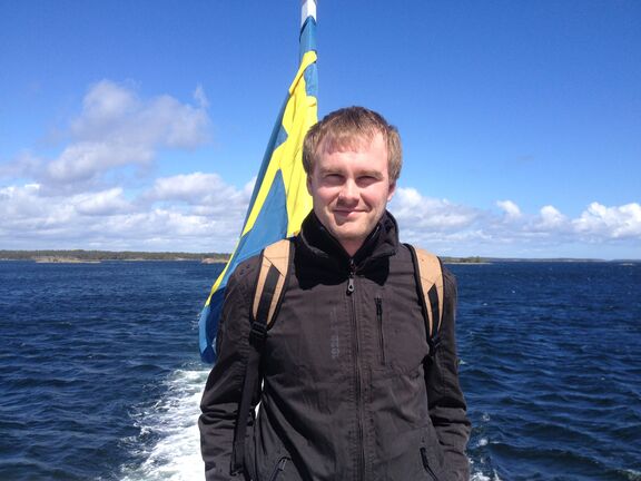 HFH-Absolvent Michael Weisheit mit Schwedischer Flagge