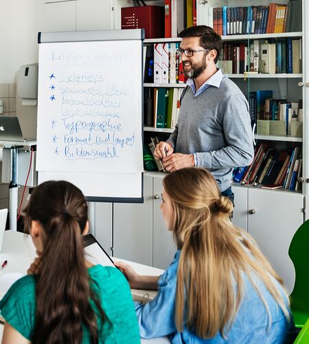 Lehrsituation mit interessierten Studierenden