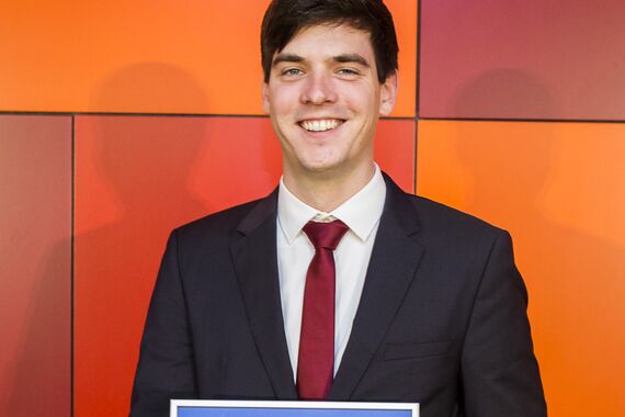 Thomas Nübel (Bolloré Logistics Germany GmbH, Hamburg) holte den zweiten Platz beim Nachwuchswettbewerb Spedition und Logistik 2017. (Foto: DSLV)