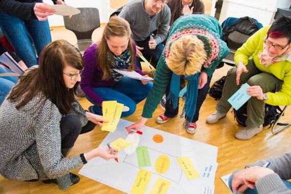 Fernstudium-Studierende-beim-Lernen