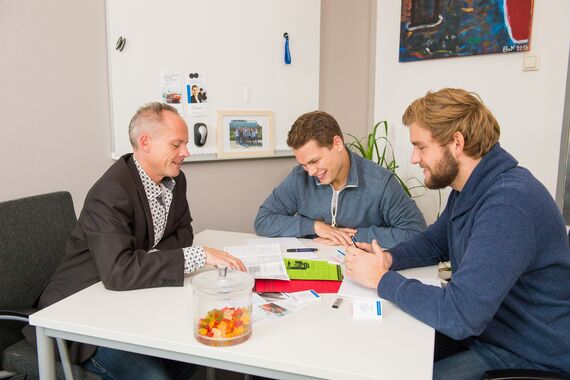 Fernstudium-Beratungsgespräch-im-Studienzentrum