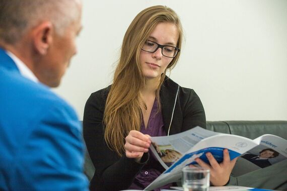 Fernstudium-Beratungsgesprächssituation im Studienzentrum
