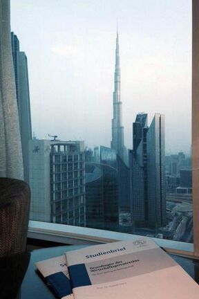 HFH-Studienbriefe in Hotel in Dubai