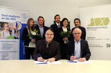 HFH-Fernstudium Kooperation mit der Beruflichen Schule City Nord Unterzeichnung des Kooperationsvertrages zwischen der HFH und der Beruflichen Schule City Nord