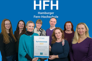 HFH team mit Urkunde 