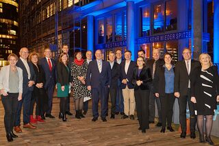 Gruppenfoto der Gäste der Festveranstaltung