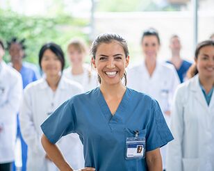 Mitarbeiterin der Gesundheitsbranche 