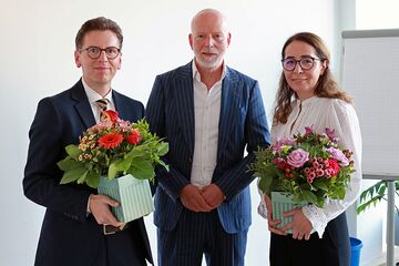 Gruppenbild mit HFH-Präsident, Hochschulratsvorsitzendem und HFH-Kanzlerin.